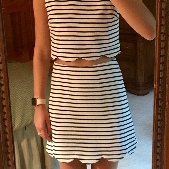 DesignLab 2-Piece Scalloped Crop Top and Skirt - Picture 7 of 7